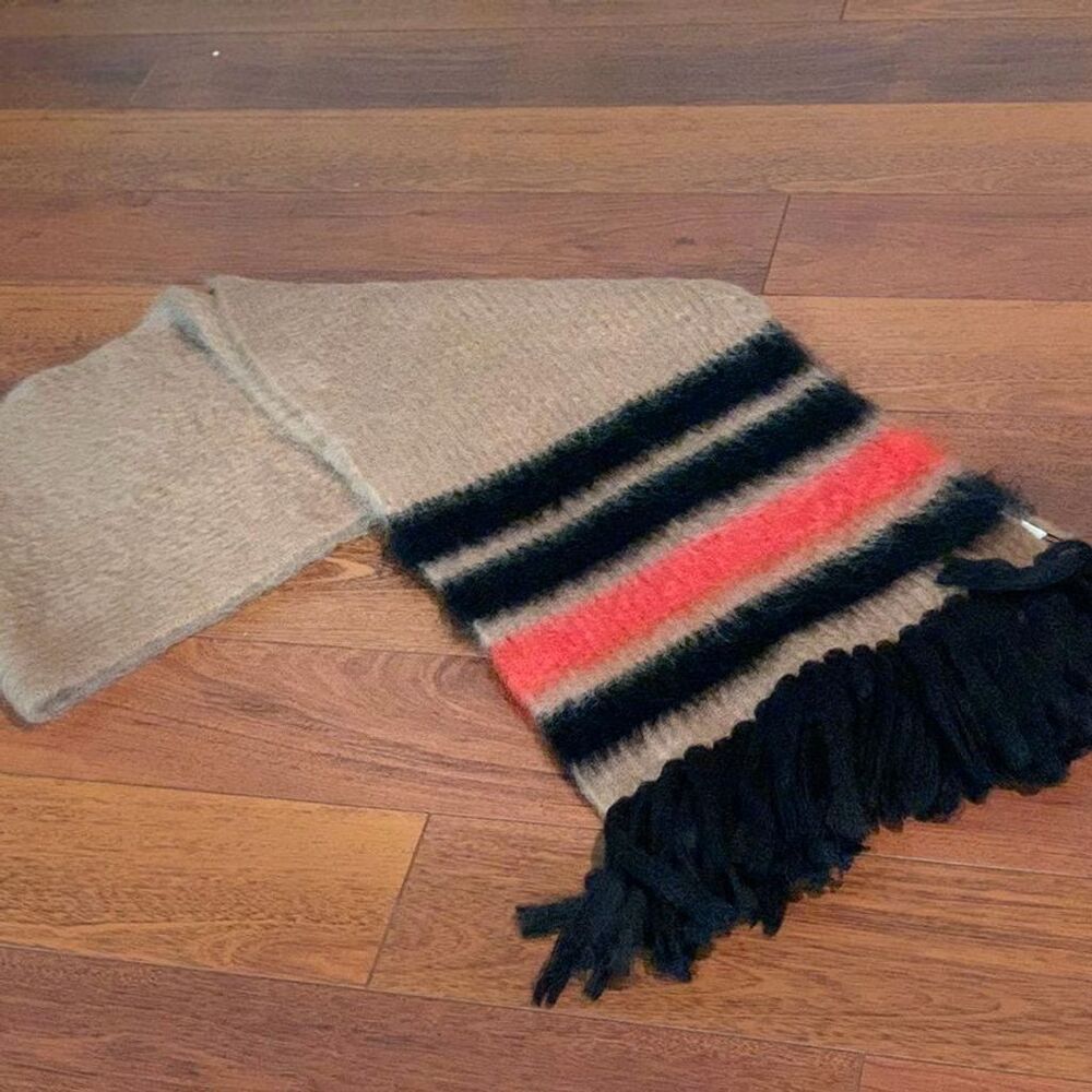 πNWOTπBurberry Graphic Stripe Mohair Silk Scarf - Picture 3 of 9